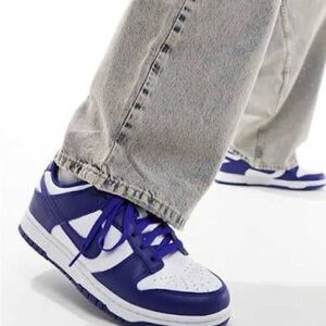 NIKE MEN’s DUNK LOW SP’S
White and Blue . Barely worn !!!